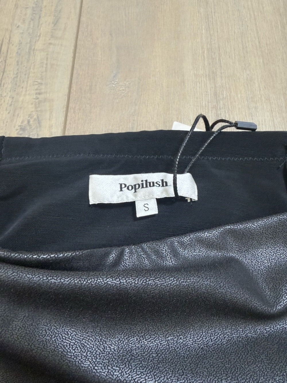 Popilush Shapeware Faux Leather Skirt size small - Picture 6 of 7